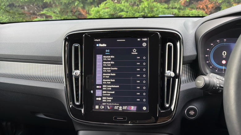 Volvo Xc40 2.0 B4P Plus Dark 5dr AWD Auto Petrol Estate